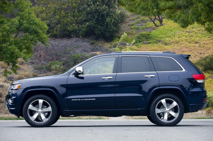  Jeep Grand Cherokee Overland 2014 года  (фото 15 из 34)